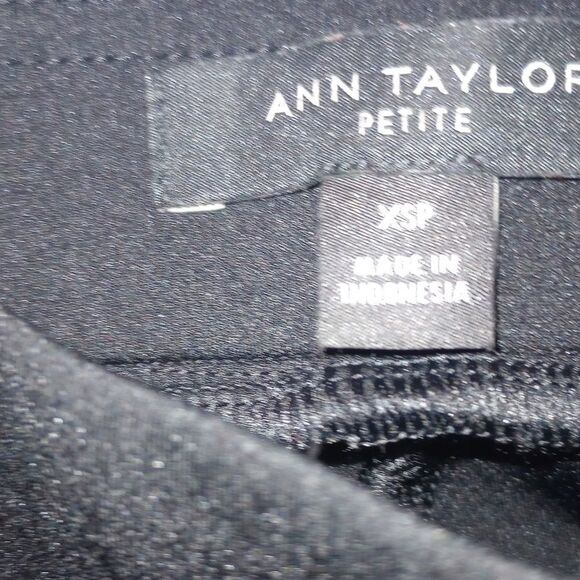 🆕👖Ann Taylor Seamed Leggings, Split Hem - Picture 6 of 6